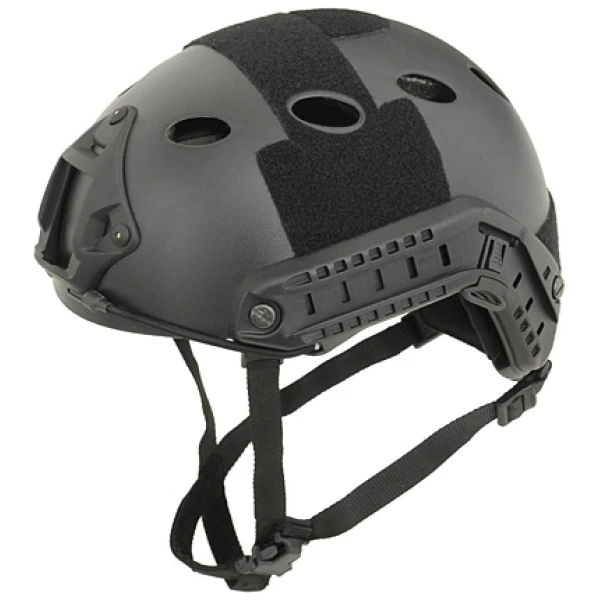 Šalmas Fast Black su reguliavimo